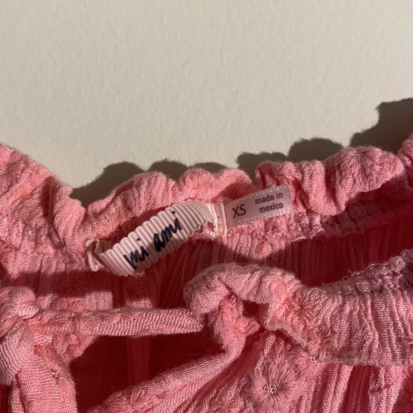 Off-the-shoulder Ruffle Crop Top - Picture 5 of 5